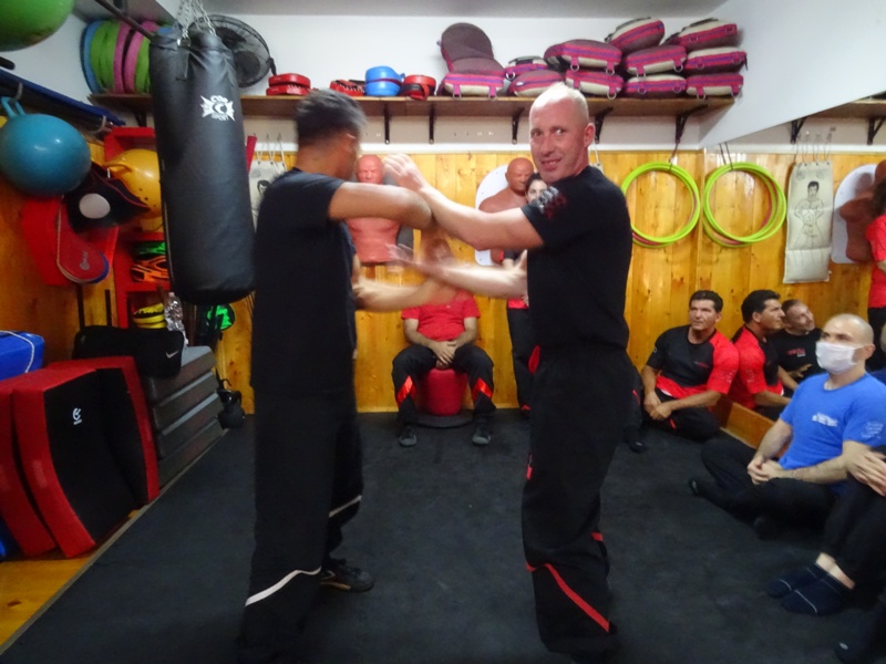 Kung Fu Academy di Sifu Mezzone Arti Marziali e palestra di Sport da Combattimento Wing Chun Weng Chun Tjun Tai Chi Taijiquan Qigong Sanda Difesa Personale (163)